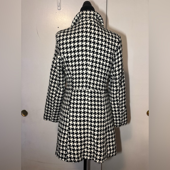 Last Kiss Black and White womens Houndstooth Trench Coat - Picture 3 of 8